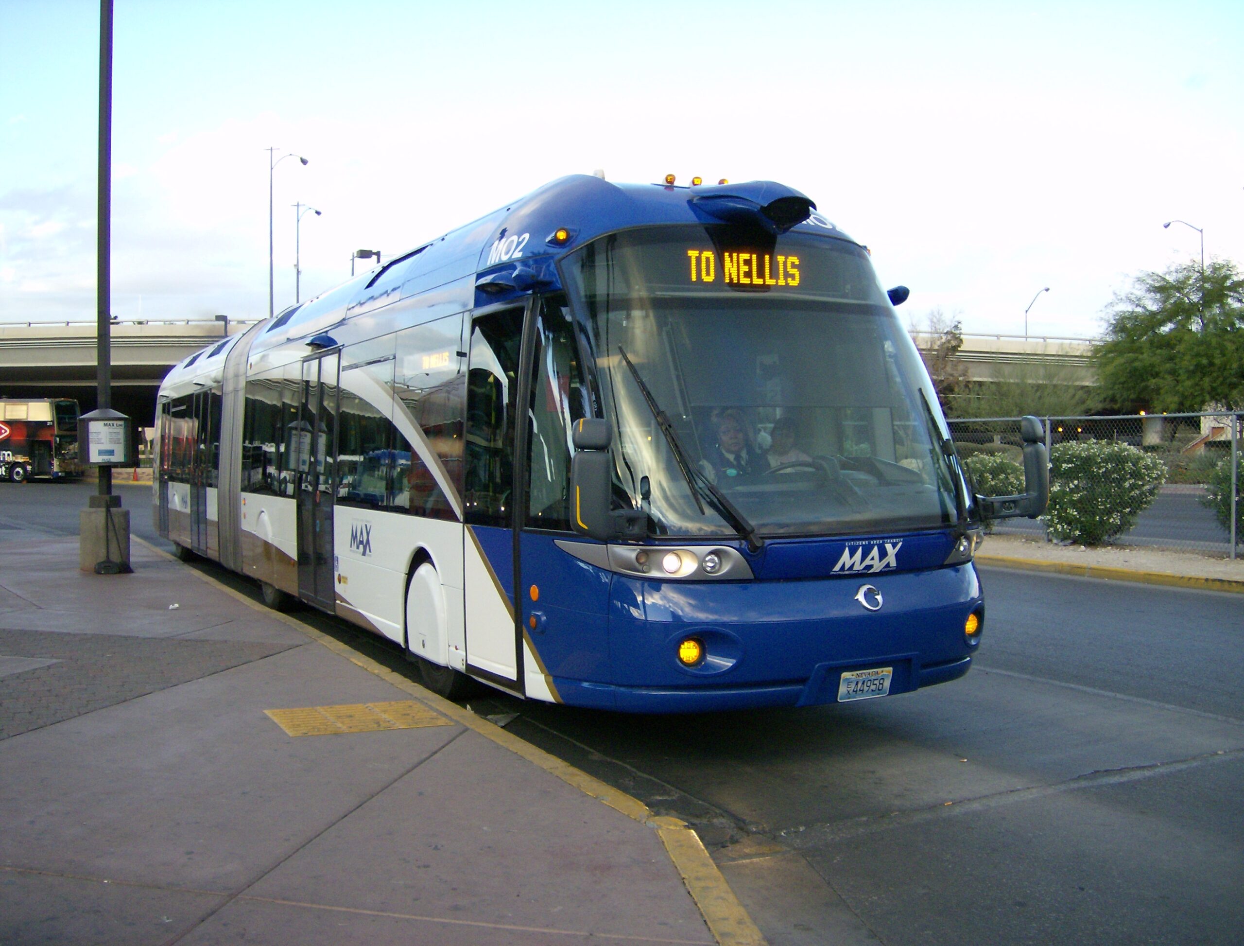 https://upload.wikimedia.org/wikipedia/commons/2/2c/CAT_Irisbus_Civis.jpg