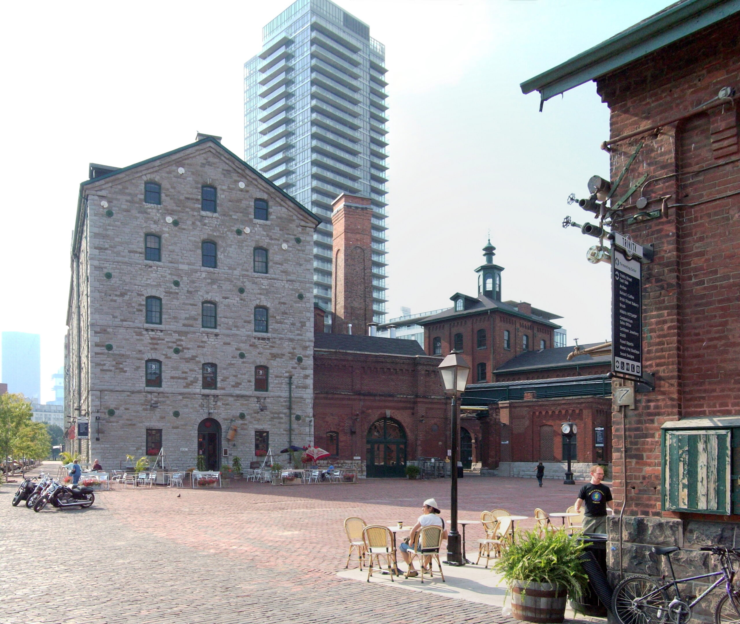 https://upload.wikimedia.org/wikipedia/commons/e/e2/Gooderham.jpg