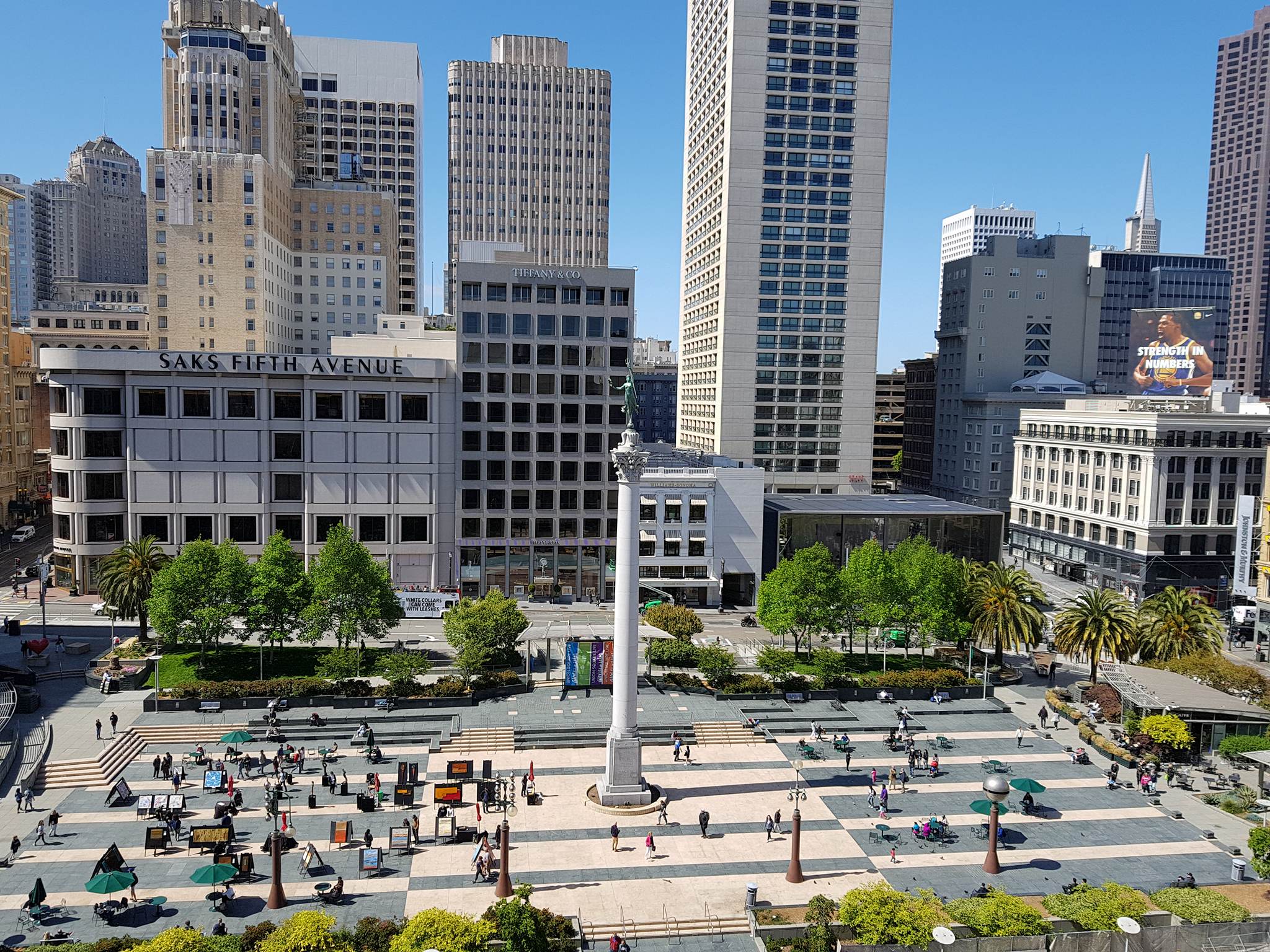 https://upload.wikimedia.org/wikipedia/commons/0/04/San_Francisco_Union_Square.jpg