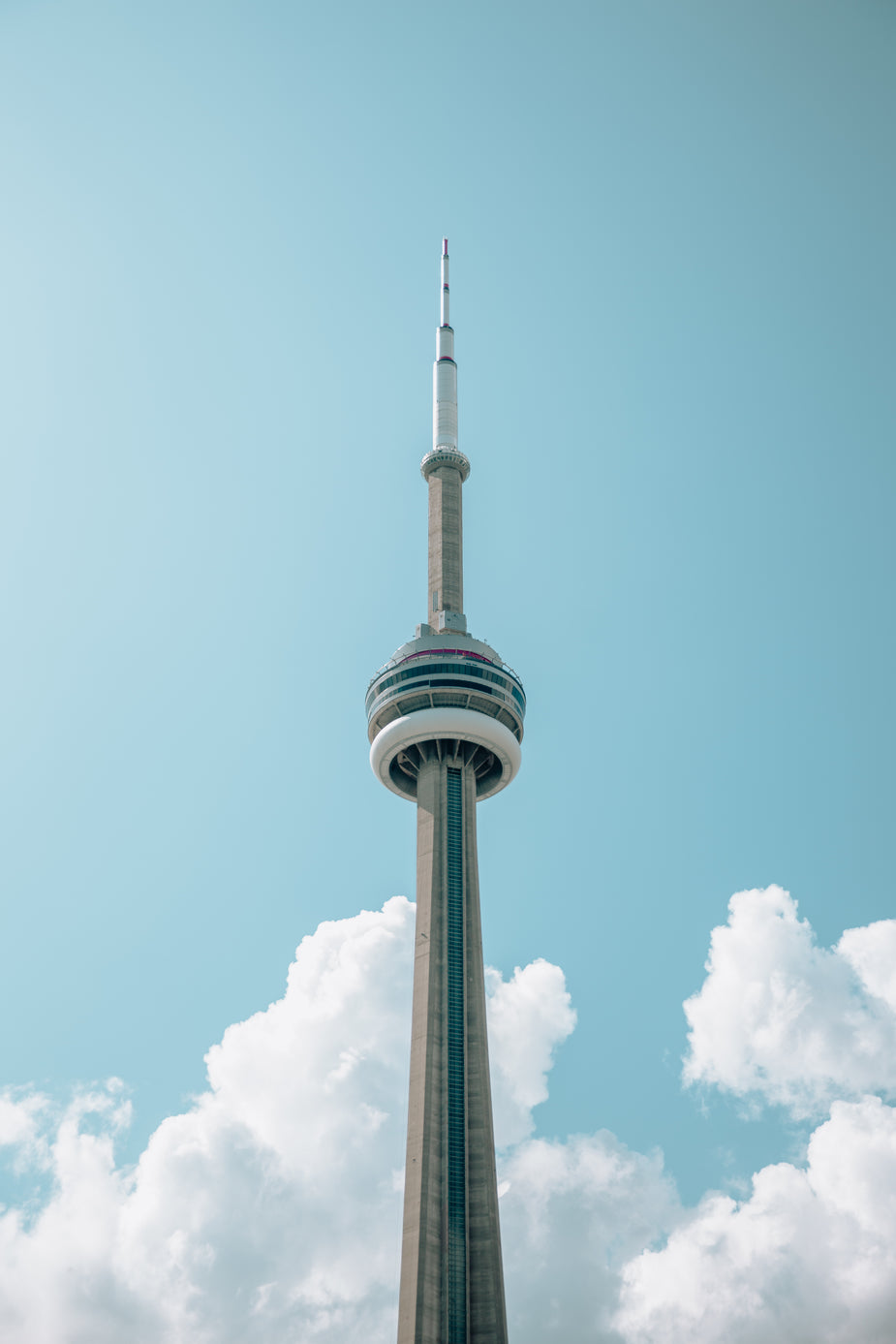 https://burst.shopifycdn.com/photos/the-cn-tower-in-summer.jpg?exif=0&format=pjpg&iptc=0&width=925